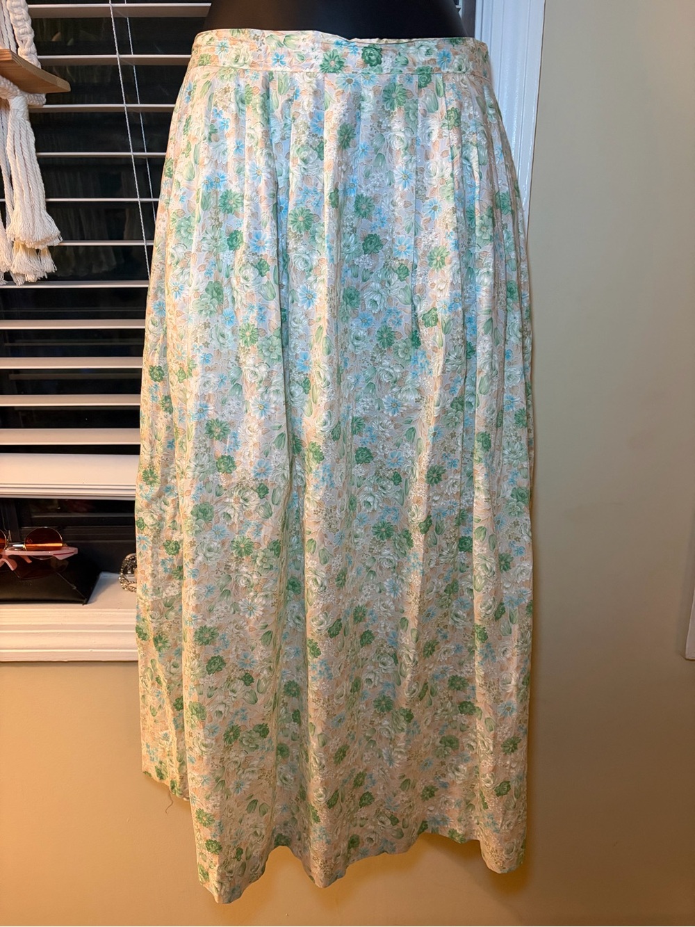 Vintage Floral Pleated Maxi Skirt - White & Green